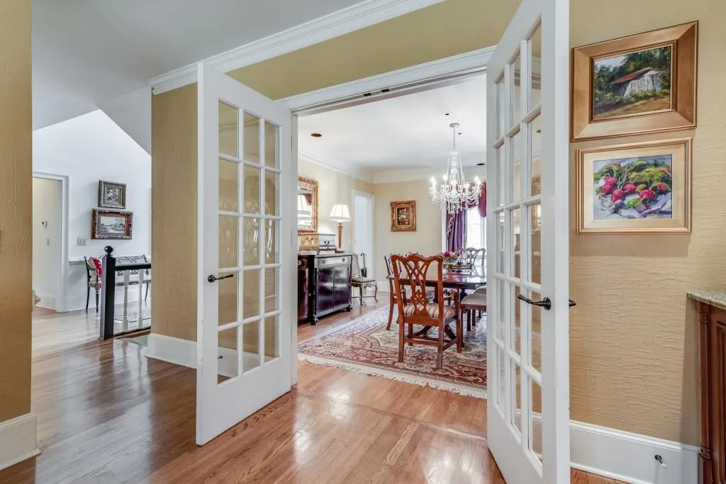 5560 Glen Errol Road, Sandy Springs, Georgia 30327, 4 Bedrooms Bedrooms, ,3 BathroomsBathrooms,Residential,Sold,5560 Glen Errol Road,6691339