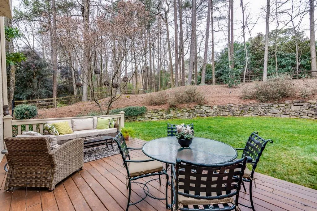 5560 Glen Errol Road, Sandy Springs, Georgia 30327, 4 Bedrooms Bedrooms, ,3 BathroomsBathrooms,Residential,Sold,5560 Glen Errol Road,6691339