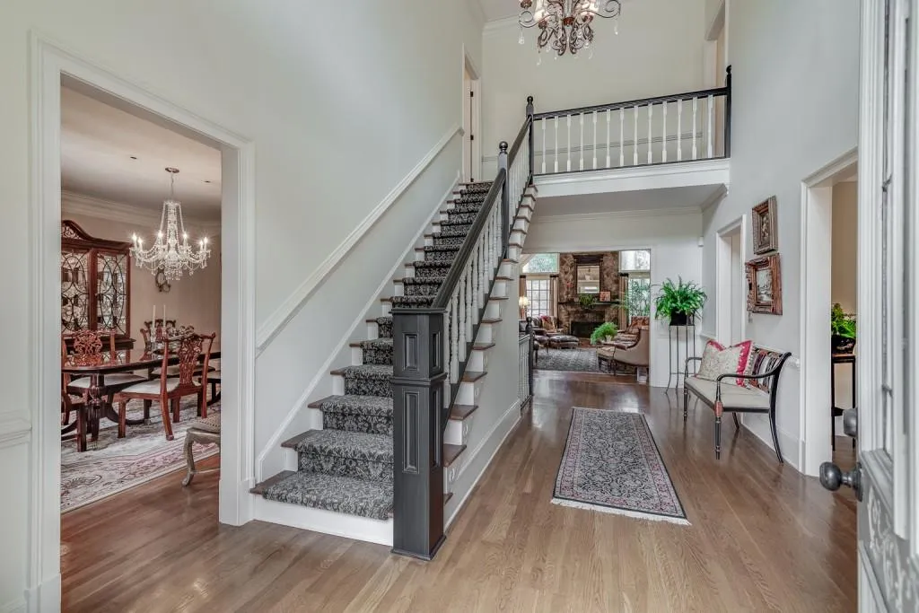 5560 Glen Errol Road, Sandy Springs, Georgia 30327, 4 Bedrooms Bedrooms, ,3 BathroomsBathrooms,Residential,Sold,5560 Glen Errol Road,6691339