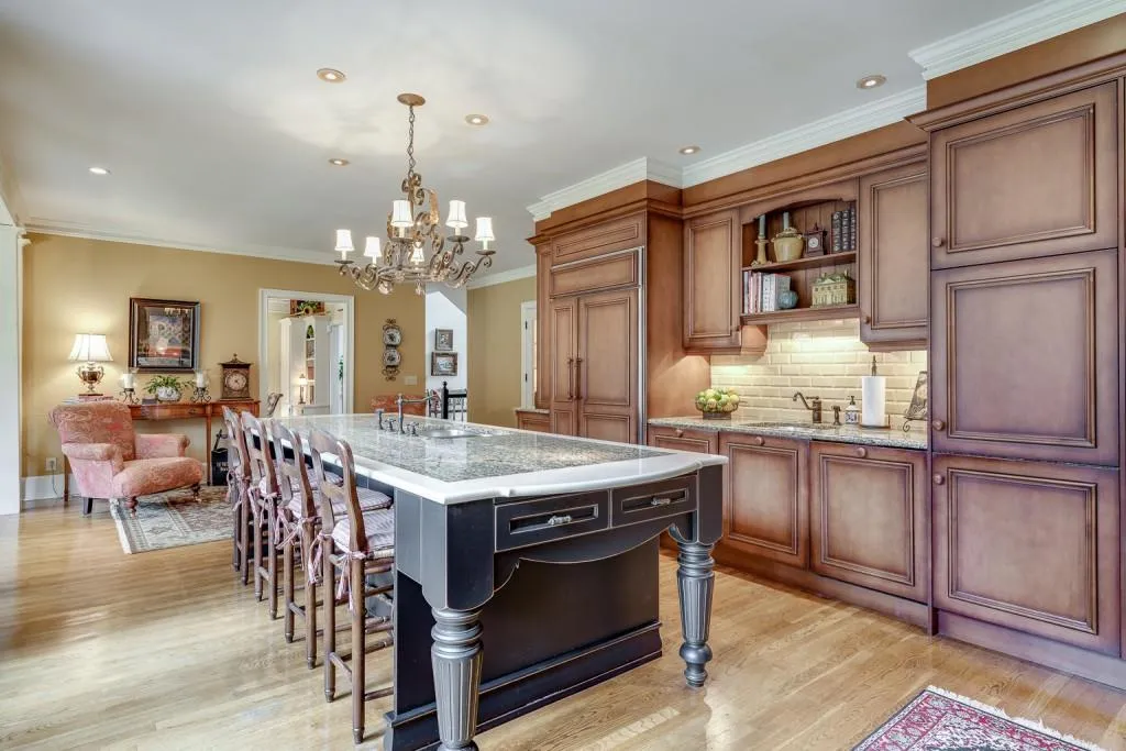 5560 Glen Errol Road, Sandy Springs, Georgia 30327, 4 Bedrooms Bedrooms, ,3 BathroomsBathrooms,Residential,Sold,5560 Glen Errol Road,6691339