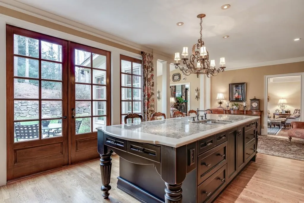 5560 Glen Errol Road, Sandy Springs, Georgia 30327, 4 Bedrooms Bedrooms, ,3 BathroomsBathrooms,Residential,Sold,5560 Glen Errol Road,6691339