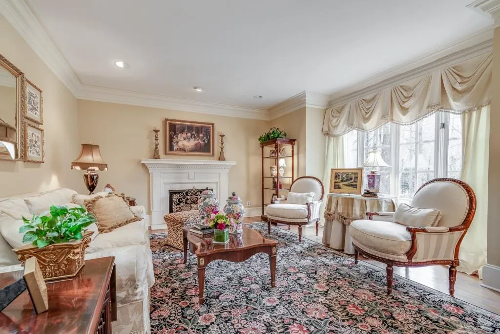 5560 Glen Errol Road, Sandy Springs, Georgia 30327, 4 Bedrooms Bedrooms, ,3 BathroomsBathrooms,Residential,Sold,5560 Glen Errol Road,6691339