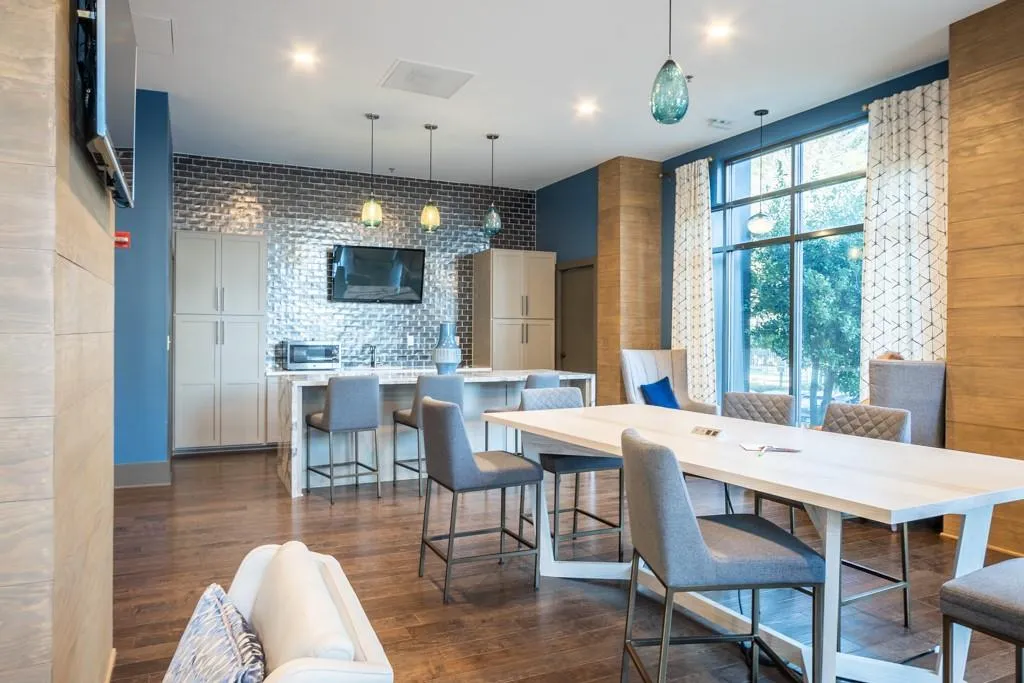799 Hammond Drive Unit 215, Sandy Springs, Georgia 30328, 1 Bedroom Bedrooms, ,1 BathroomBathrooms,Residential,Sold,799 Hammond Drive Unit 215,6124918