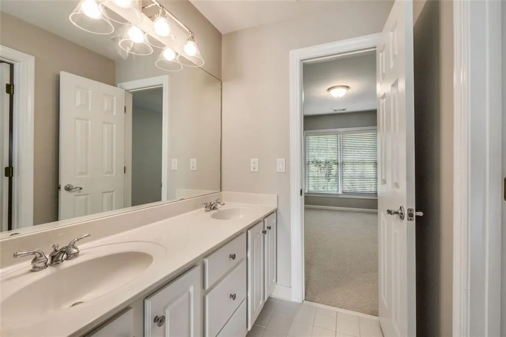 335 Wembley Circle, Atlanta, Georgia 30328, 4 Bedrooms Bedrooms, ,3 BathroomsBathrooms,Residential,Sold,335 Wembley Circle,7132540