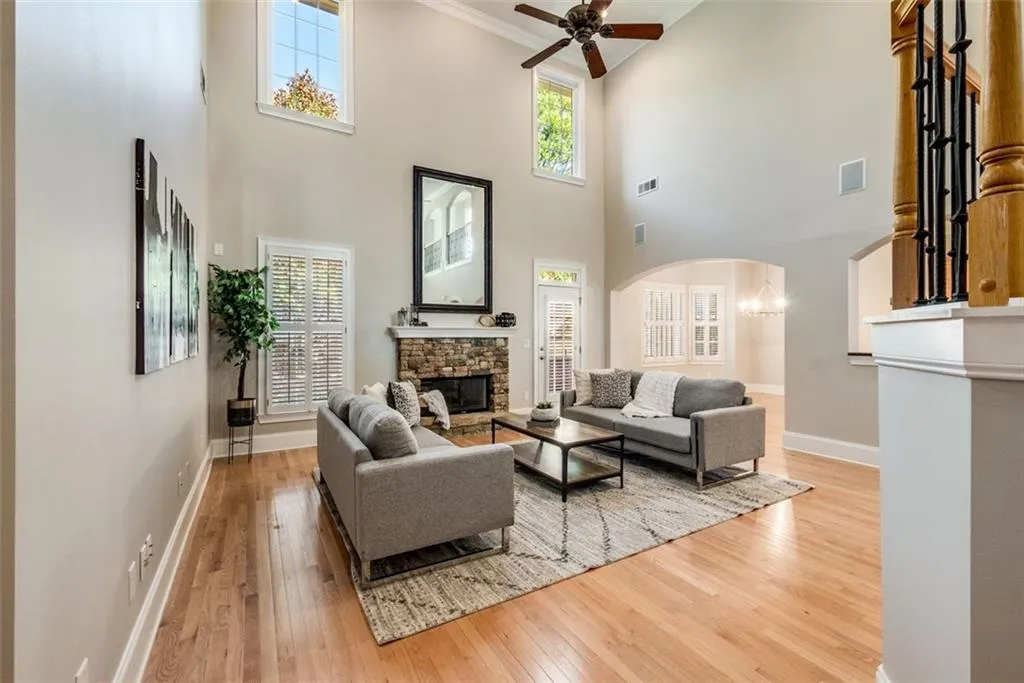 335 Wembley Circle, Atlanta, Georgia 30328, 4 Bedrooms Bedrooms, ,3 BathroomsBathrooms,Residential,Sold,335 Wembley Circle,7132540