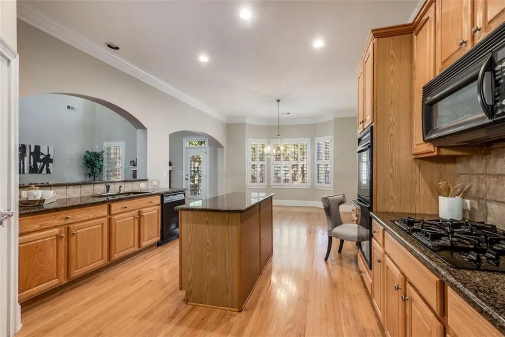 335 Wembley Circle, Atlanta, Georgia 30328, 4 Bedrooms Bedrooms, ,3 BathroomsBathrooms,Residential,Sold,335 Wembley Circle,7132540