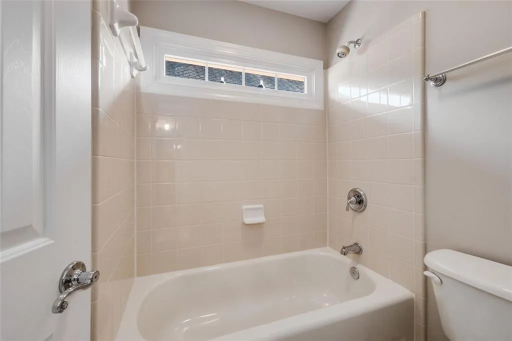 335 Wembley Circle, Atlanta, Georgia 30328, 4 Bedrooms Bedrooms, ,3 BathroomsBathrooms,Residential,Sold,335 Wembley Circle,7132540