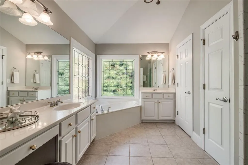 335 Wembley Circle, Atlanta, Georgia 30328, 4 Bedrooms Bedrooms, ,3 BathroomsBathrooms,Residential,Sold,335 Wembley Circle,7132540