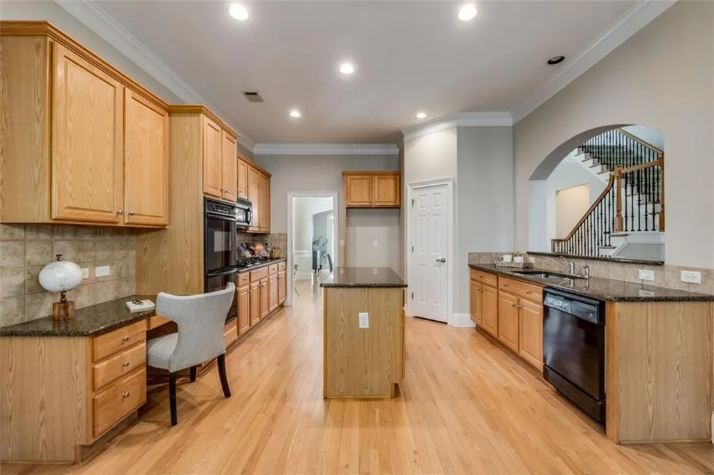 335 Wembley Circle, Atlanta, Georgia 30328, 4 Bedrooms Bedrooms, ,3 BathroomsBathrooms,Residential,Sold,335 Wembley Circle,7132540