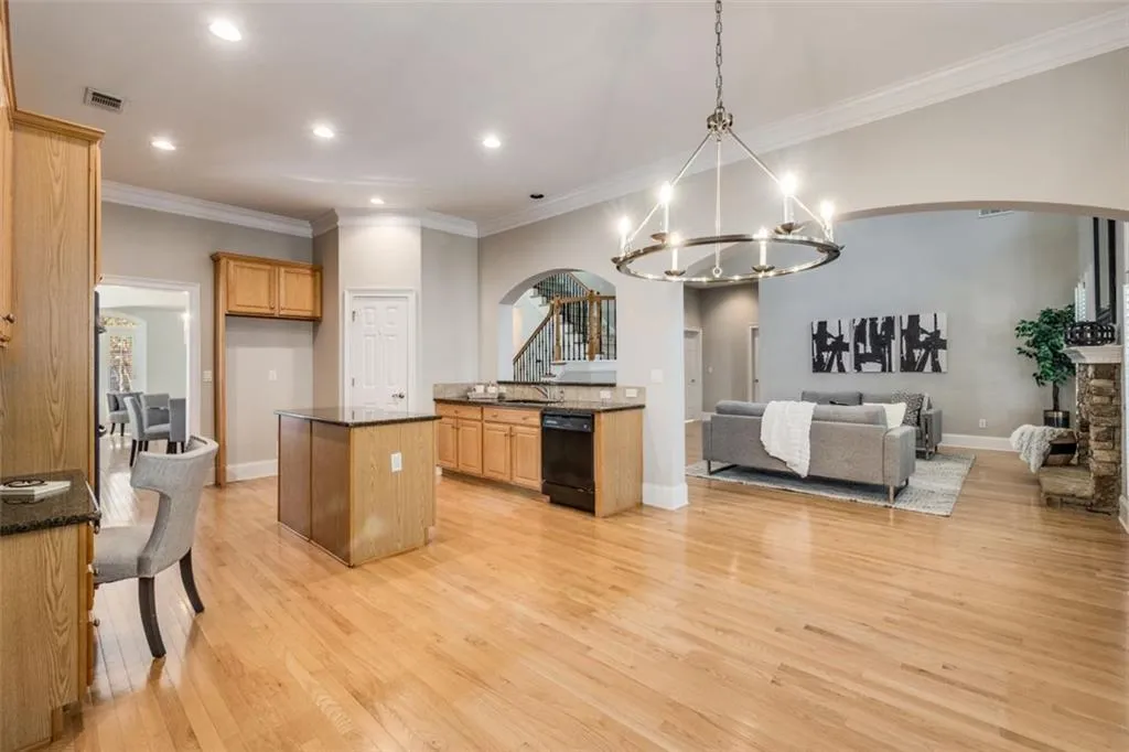 335 Wembley Circle, Atlanta, Georgia 30328, 4 Bedrooms Bedrooms, ,3 BathroomsBathrooms,Residential,Sold,335 Wembley Circle,7132540