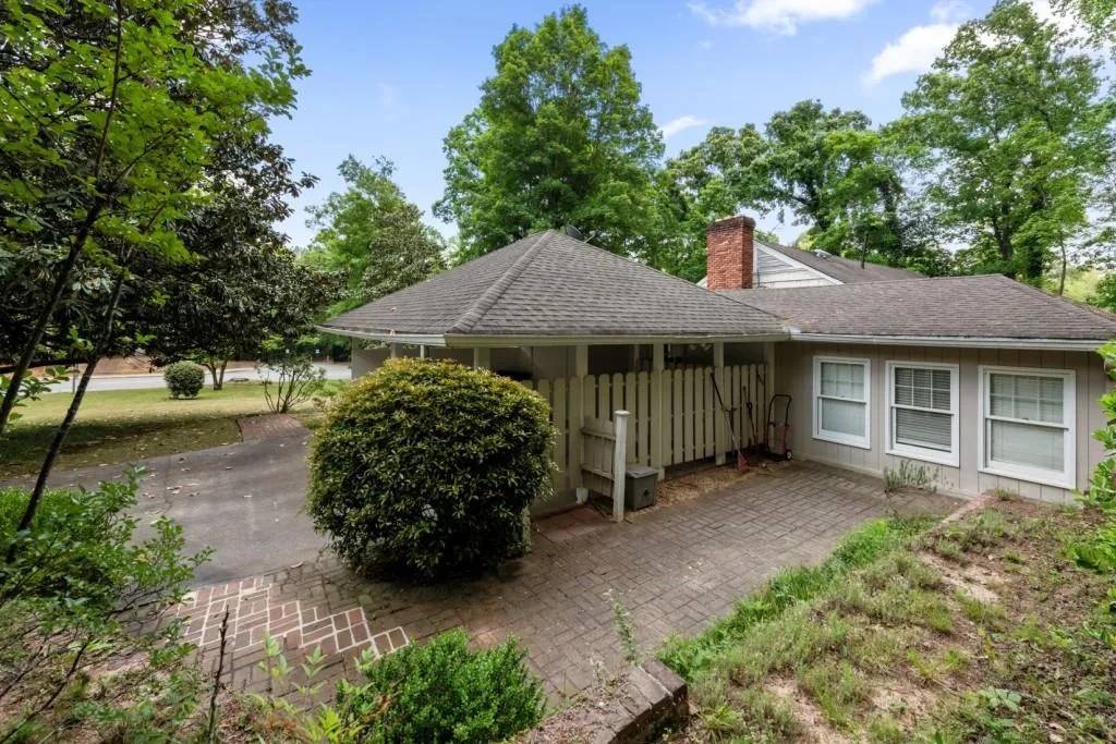 5132 High Point Road, Atlanta, Georgia 30342, 3 Bedrooms Bedrooms, ,2 BathroomsBathrooms,Residential,Sold,5132 High Point Road,7757318