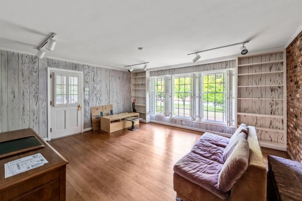 5132 High Point Road, Atlanta, Georgia 30342, 3 Bedrooms Bedrooms, ,2 BathroomsBathrooms,Residential,Sold,5132 High Point Road,7757318