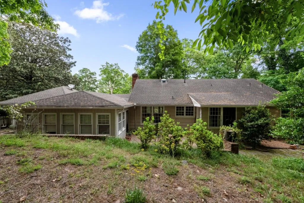 5132 High Point Road, Atlanta, Georgia 30342, 3 Bedrooms Bedrooms, ,2 BathroomsBathrooms,Residential,Sold,5132 High Point Road,7757318