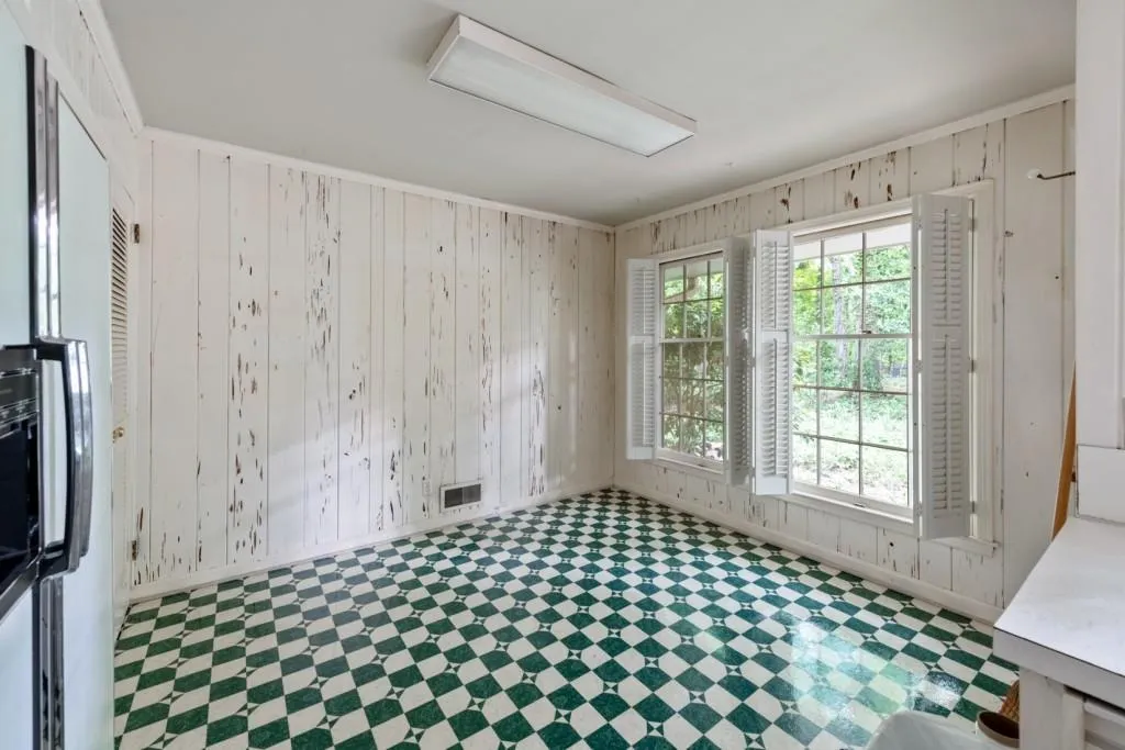 5132 High Point Road, Atlanta, Georgia 30342, 3 Bedrooms Bedrooms, ,2 BathroomsBathrooms,Residential,Sold,5132 High Point Road,7757318