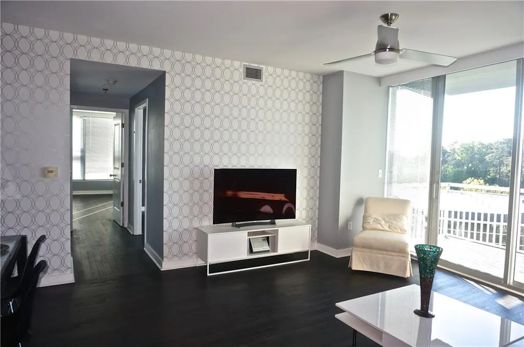 3338 Peachtree Road Ne Unit 902, Atlanta, Georgia 30326, 2 Bedrooms Bedrooms, ,2 BathroomsBathrooms,Residential,Sold,3338 Peachtree Road Ne Unit 902,5672182