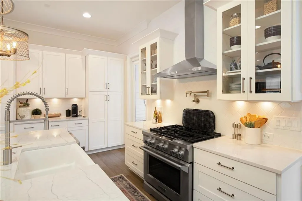 6766 Cadence Boulevard, Sandy Springs, Georgia 30328, 3 Bedrooms Bedrooms, ,3 BathroomsBathrooms,Residential,For Sale,6766 Cadence Boulevard,7630700