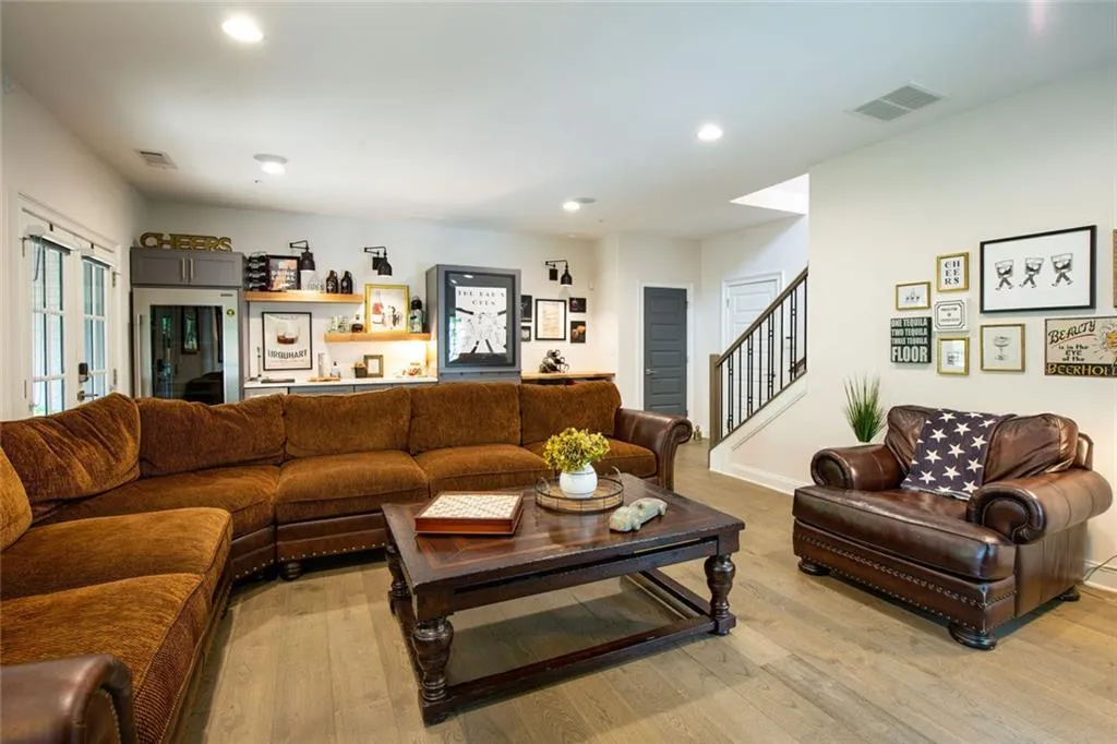 6766 Cadence Boulevard, Sandy Springs, Georgia 30328, 3 Bedrooms Bedrooms, ,3 BathroomsBathrooms,Residential,For Sale,6766 Cadence Boulevard,7630700