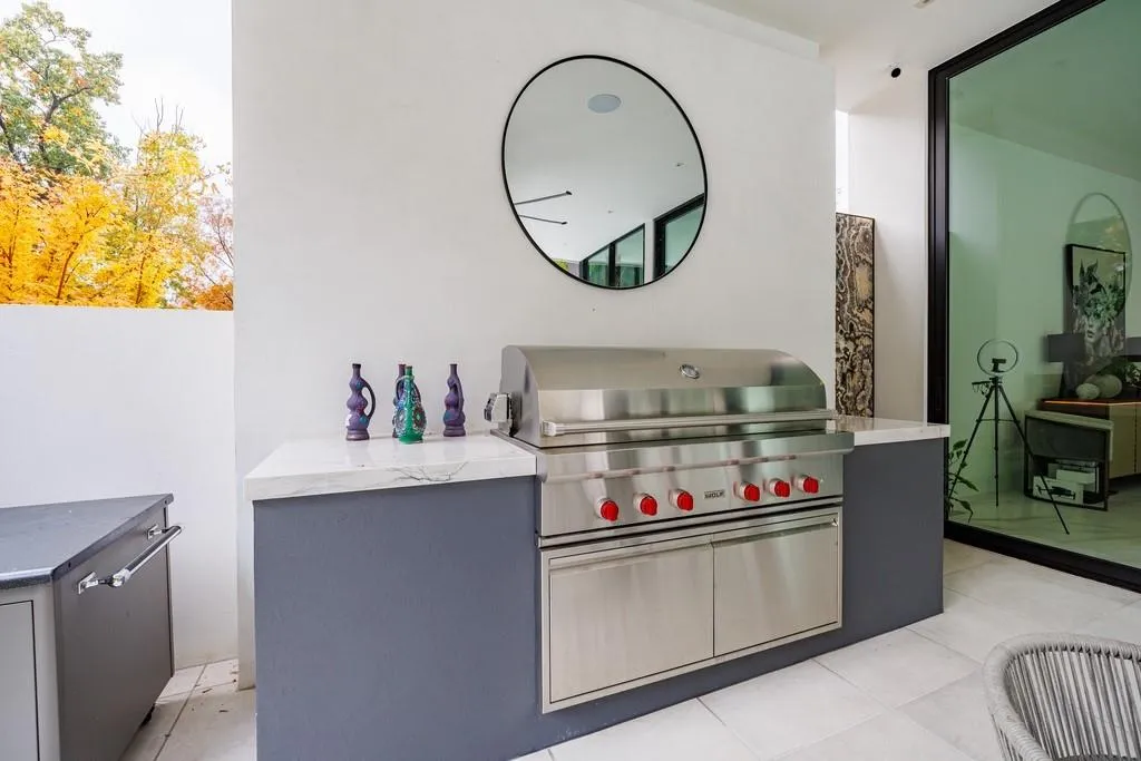 outdoor kitchen