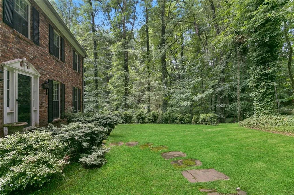 1621 Sunnybrook Farm Road, Sandy Springs, Georgia 30350, 4 Bedrooms Bedrooms, ,3 BathroomsBathrooms,Residential,Sold,1621 Sunnybrook Farm Road,6565003