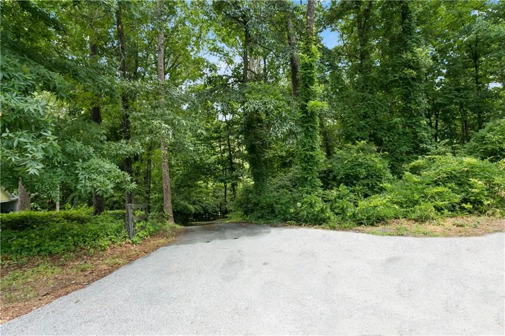 1621 Sunnybrook Farm Road, Sandy Springs, Georgia 30350, 4 Bedrooms Bedrooms, ,3 BathroomsBathrooms,Residential,Sold,1621 Sunnybrook Farm Road,6565003