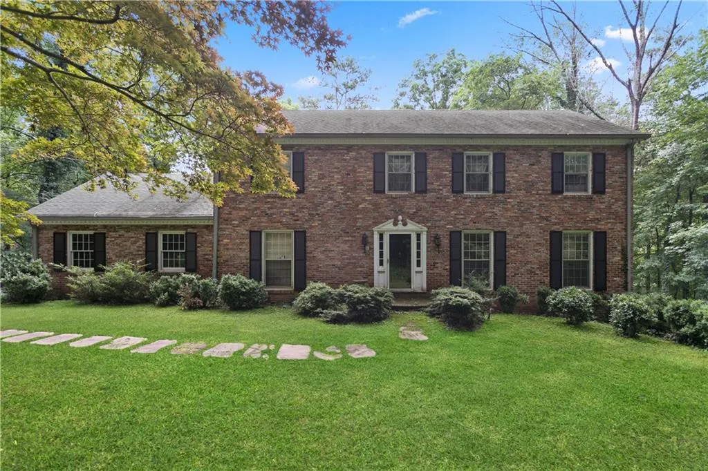 1621 Sunnybrook Farm Road, Sandy Springs, Georgia 30350, 4 Bedrooms Bedrooms, ,3 BathroomsBathrooms,Residential,Sold,1621 Sunnybrook Farm Road,6565003