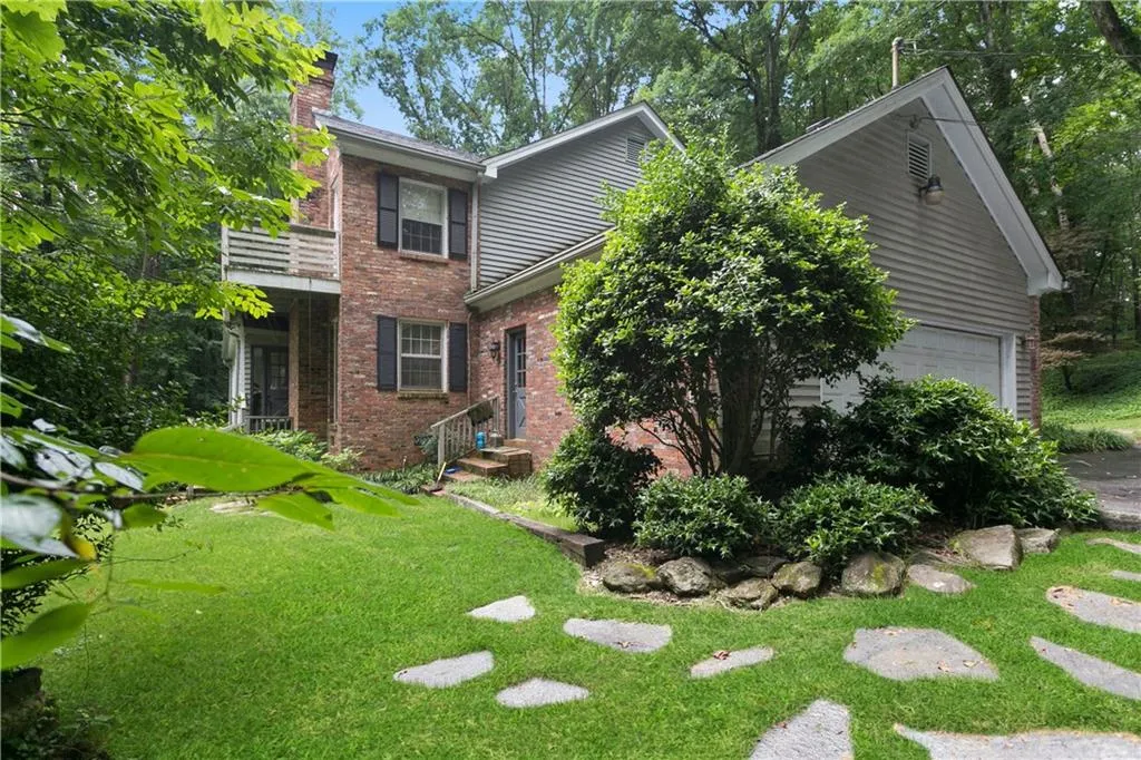 1621 Sunnybrook Farm Road, Sandy Springs, Georgia 30350, 4 Bedrooms Bedrooms, ,3 BathroomsBathrooms,Residential,Sold,1621 Sunnybrook Farm Road,6565003