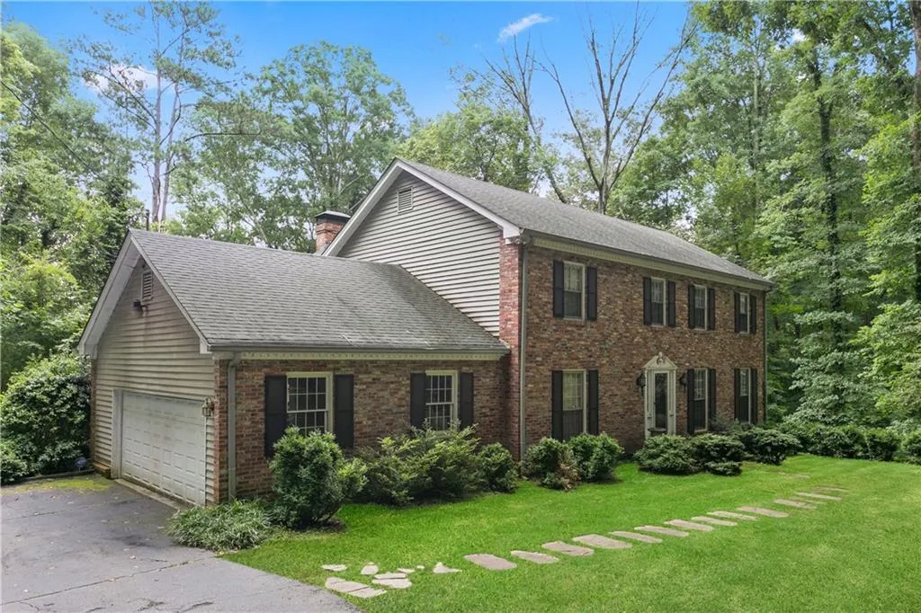 1621 Sunnybrook Farm Road, Sandy Springs, Georgia 30350, 4 Bedrooms Bedrooms, ,3 BathroomsBathrooms,Residential,Sold,1621 Sunnybrook Farm Road,6565003