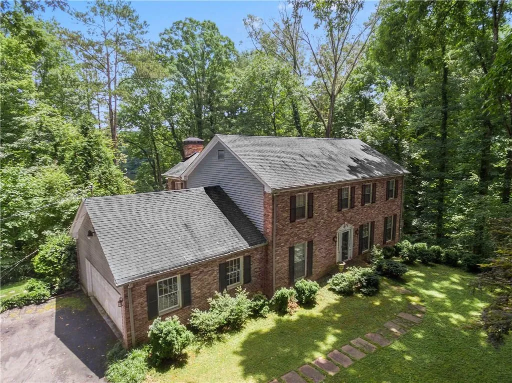 1621 Sunnybrook Farm Road, Sandy Springs, Georgia 30350, 4 Bedrooms Bedrooms, ,3 BathroomsBathrooms,Residential,Sold,1621 Sunnybrook Farm Road,6565003