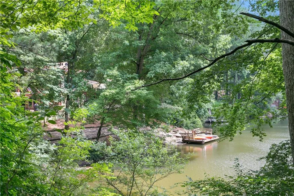 1621 Sunnybrook Farm Road, Sandy Springs, Georgia 30350, 4 Bedrooms Bedrooms, ,3 BathroomsBathrooms,Residential,Sold,1621 Sunnybrook Farm Road,6565003