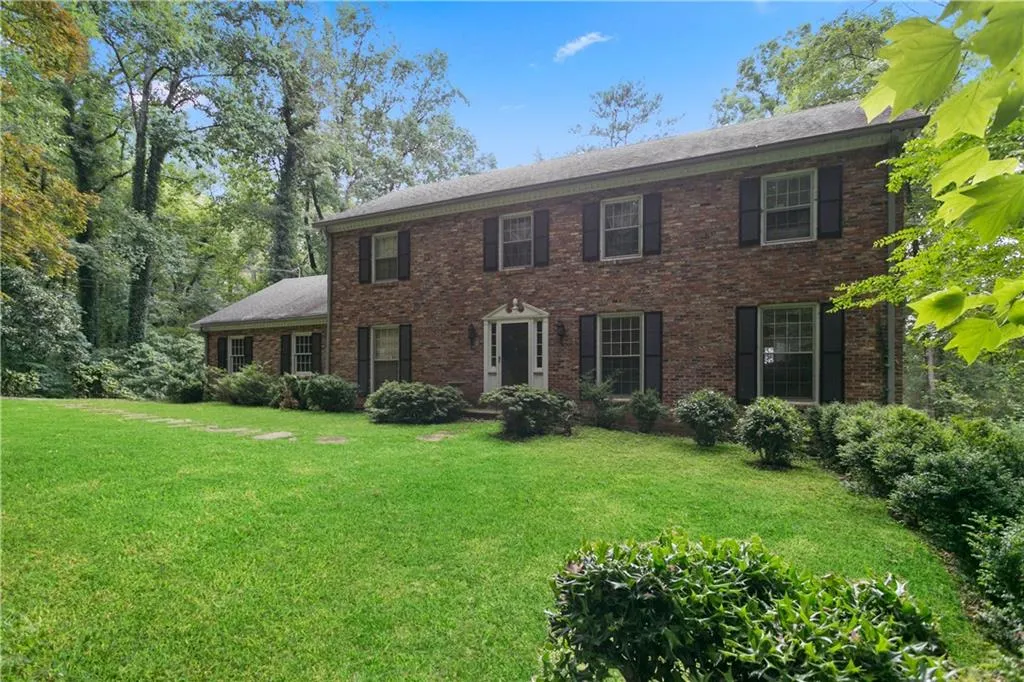 1621 Sunnybrook Farm Road, Sandy Springs, Georgia 30350, 4 Bedrooms Bedrooms, ,3 BathroomsBathrooms,Residential,Sold,1621 Sunnybrook Farm Road,6565003