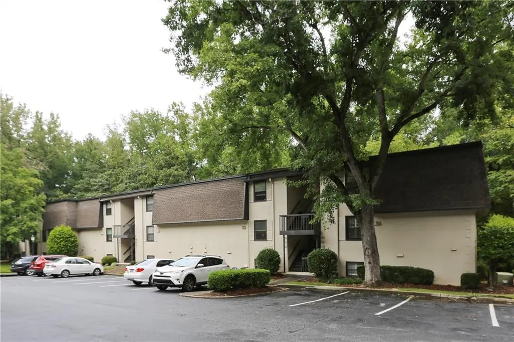 130 Lablanc Way Nw, Atlanta, Georgia 30327, 1 Bedroom Bedrooms, ,1 BathroomBathrooms,Residential,Sold,130 Lablanc Way Nw,5901316