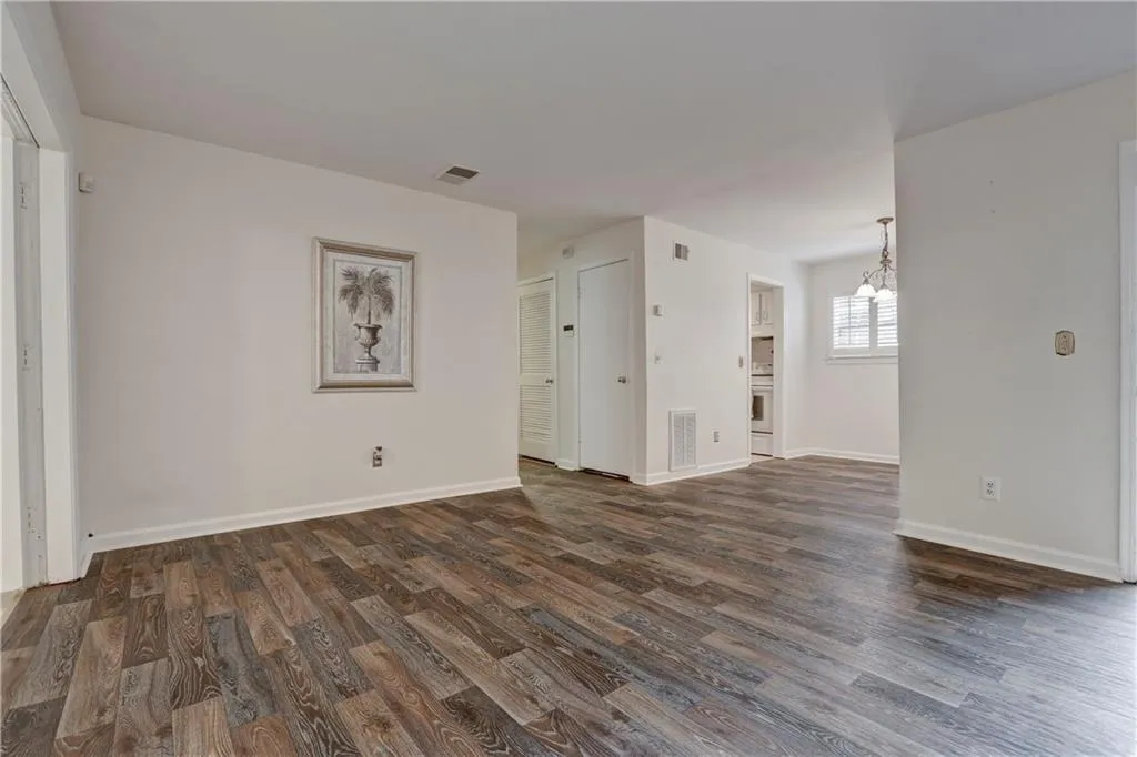 130 Lablanc Way Nw, Atlanta, Georgia 30327, 1 Bedroom Bedrooms, ,1 BathroomBathrooms,Residential,Sold,130 Lablanc Way Nw,5901316