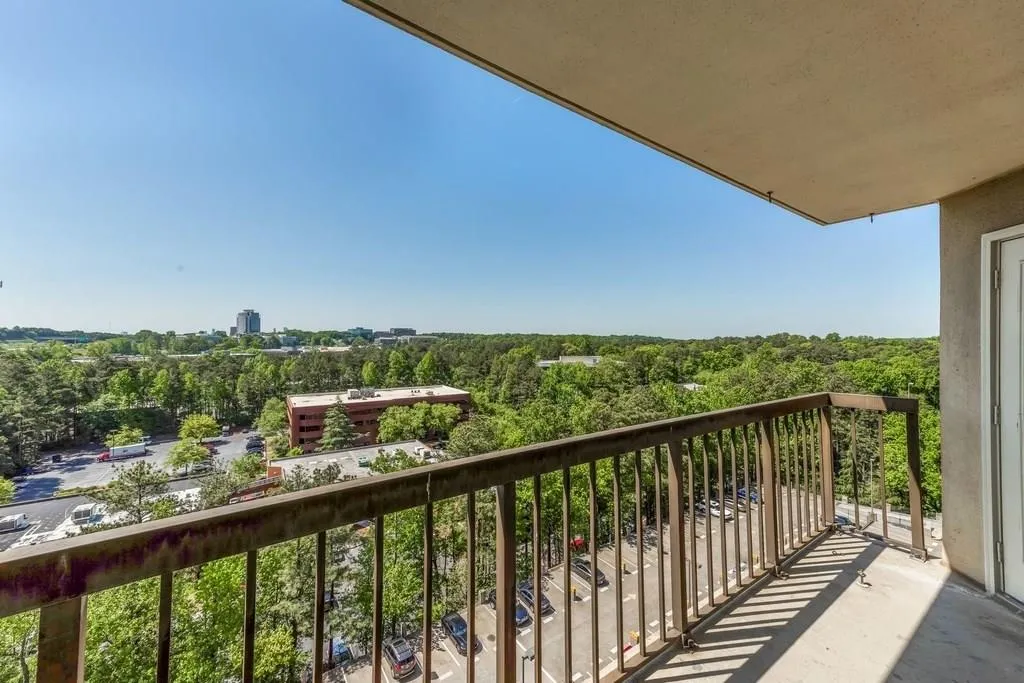 795 Hammond Drive Unit 1106, Atlanta, Georgia 30328, 2 Bedrooms Bedrooms, ,1 BathroomBathrooms,Residential,Sold,795 Hammond Drive Unit 1106,6006876