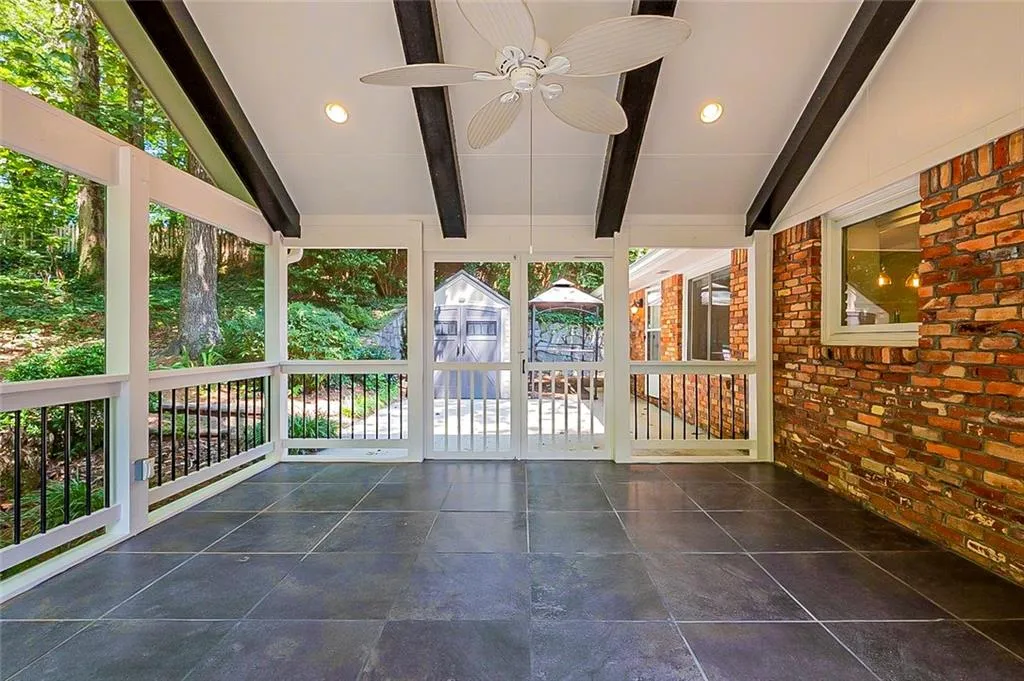 7120 Dunhill Terrace, Atlanta, Georgia 30328, 3 Bedrooms Bedrooms, ,2 BathroomsBathrooms,Residential,Sold,7120 Dunhill Terrace,6934809