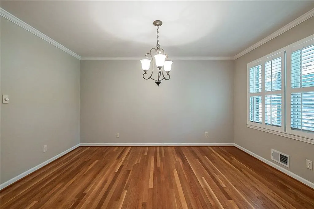 7120 Dunhill Terrace, Atlanta, Georgia 30328, 3 Bedrooms Bedrooms, ,2 BathroomsBathrooms,Residential,Sold,7120 Dunhill Terrace,6934809