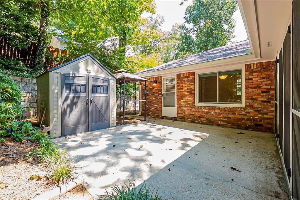 7120 Dunhill Terrace, Atlanta, Georgia 30328, 3 Bedrooms Bedrooms, ,2 BathroomsBathrooms,Residential,Sold,7120 Dunhill Terrace,6934809