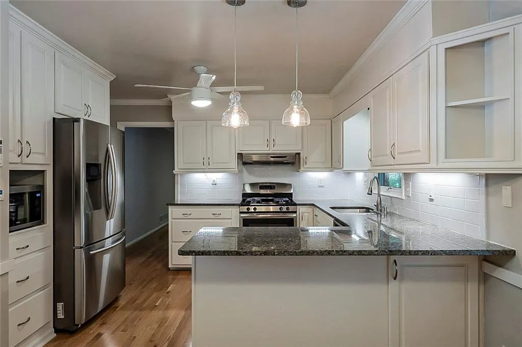 7120 Dunhill Terrace, Atlanta, Georgia 30328, 3 Bedrooms Bedrooms, ,2 BathroomsBathrooms,Residential,Sold,7120 Dunhill Terrace,6934809