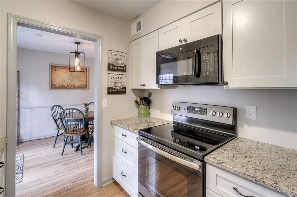 6204 Park Avenue, Atlanta, Georgia 30342, 2 Bedrooms Bedrooms, ,1 BathroomBathrooms,Residential,Sold,6204 Park Avenue,6687753