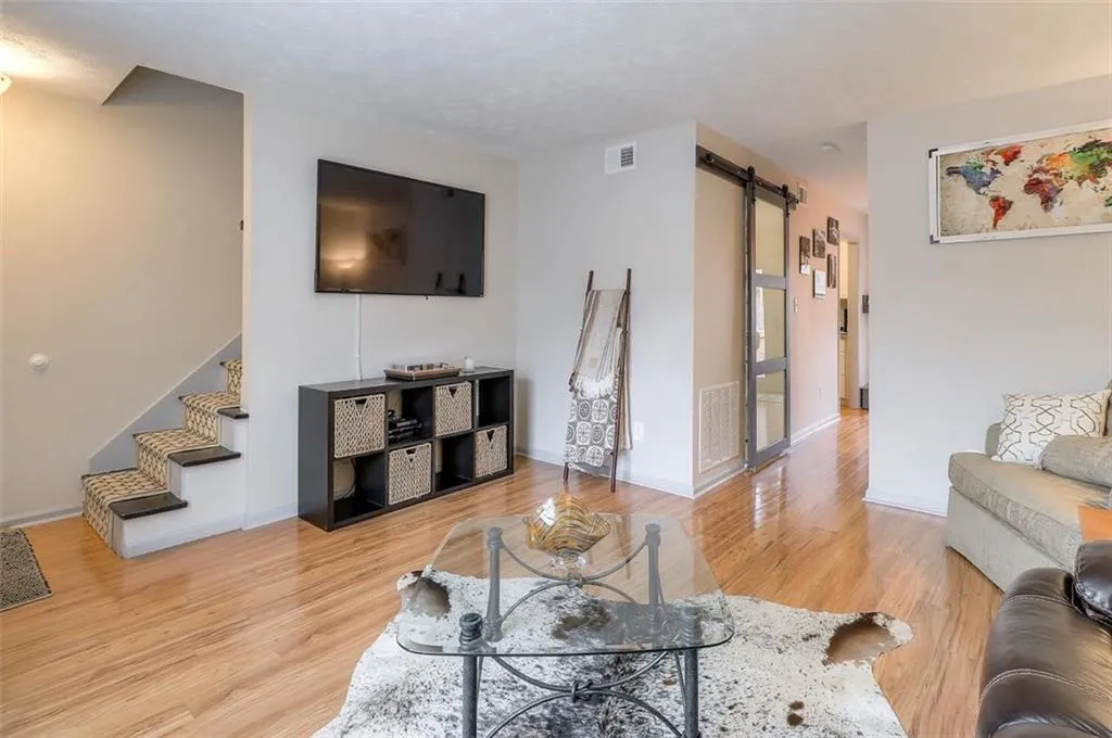 6204 Park Avenue, Atlanta, Georgia 30342, 2 Bedrooms Bedrooms, ,1 BathroomBathrooms,Residential,Sold,6204 Park Avenue,6687753