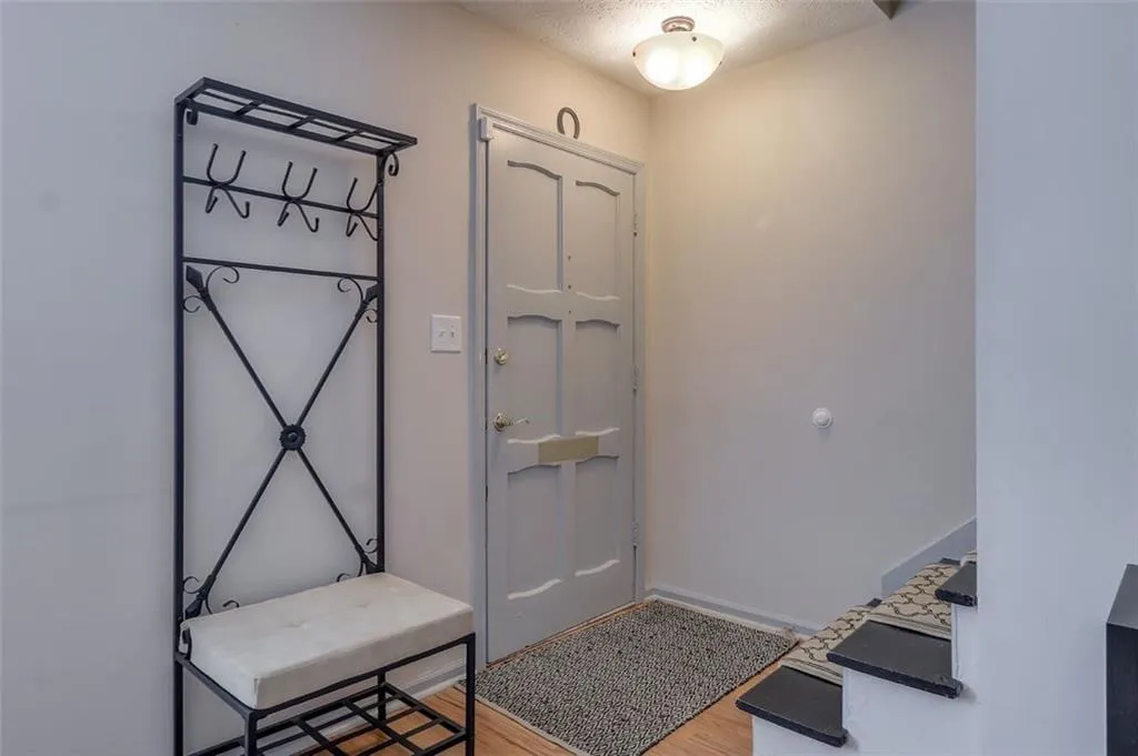 6204 Park Avenue, Atlanta, Georgia 30342, 2 Bedrooms Bedrooms, ,1 BathroomBathrooms,Residential,Sold,6204 Park Avenue,6687753