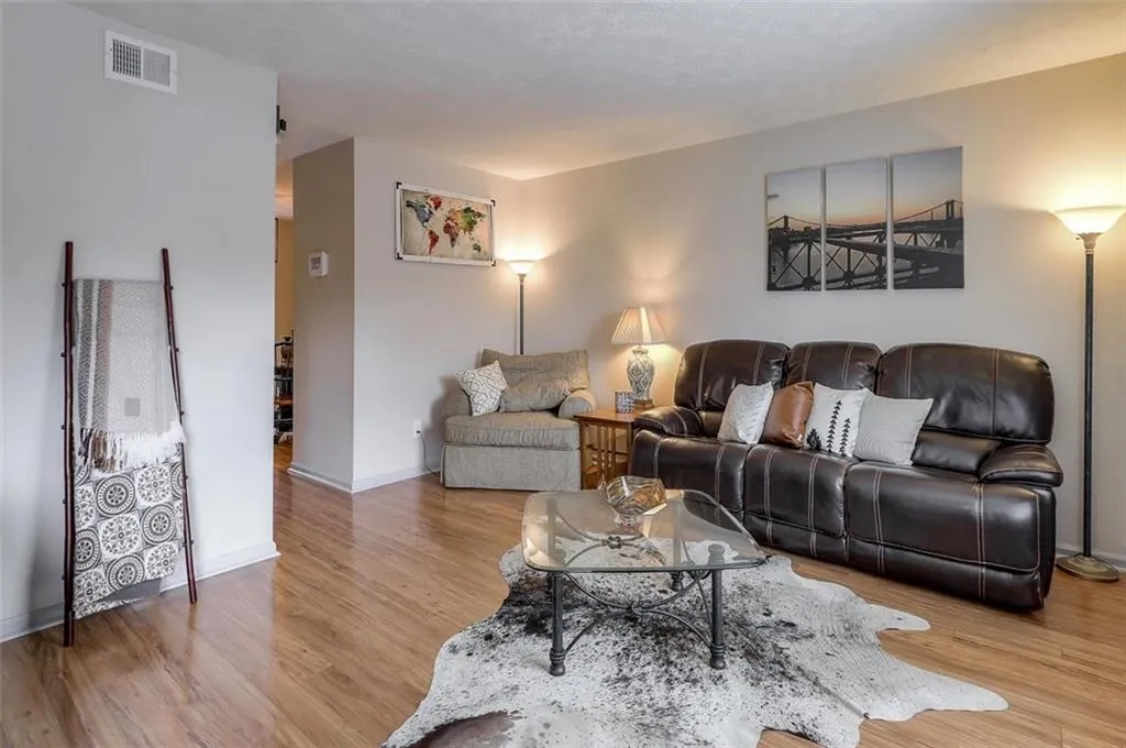 6204 Park Avenue, Atlanta, Georgia 30342, 2 Bedrooms Bedrooms, ,1 BathroomBathrooms,Residential,Sold,6204 Park Avenue,6687753