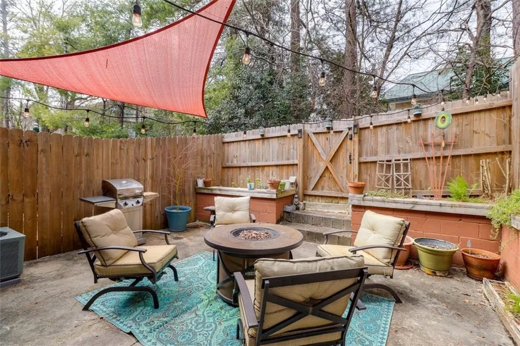 6204 Park Avenue, Atlanta, Georgia 30342, 2 Bedrooms Bedrooms, ,1 BathroomBathrooms,Residential,Sold,6204 Park Avenue,6687753