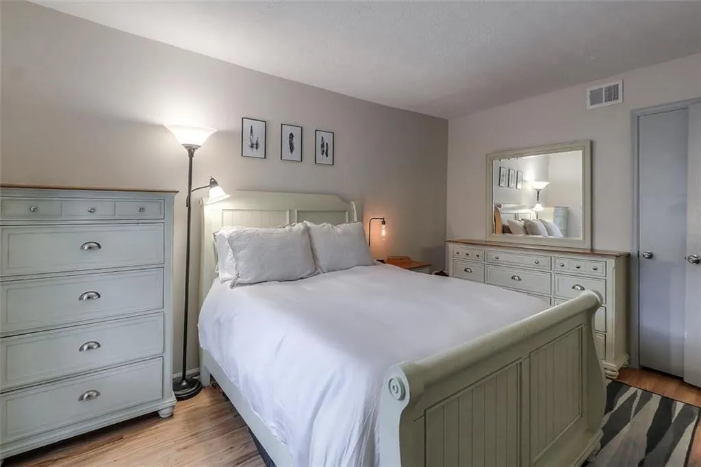 6204 Park Avenue, Atlanta, Georgia 30342, 2 Bedrooms Bedrooms, ,1 BathroomBathrooms,Residential,Sold,6204 Park Avenue,6687753