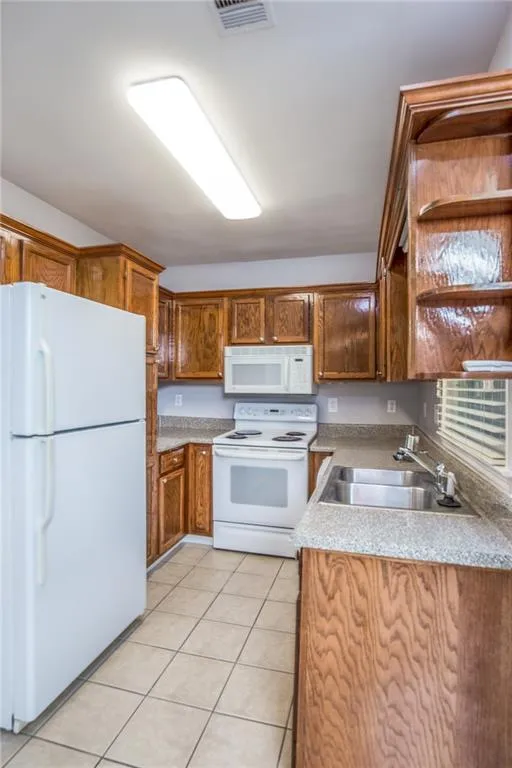 7500 Roswell Road Unit 97, Sandy Springs, Georgia 30350, 2 Bedrooms Bedrooms, ,2 BathroomsBathrooms,Residential,Sold,7500 Roswell Road Unit 97,5917513