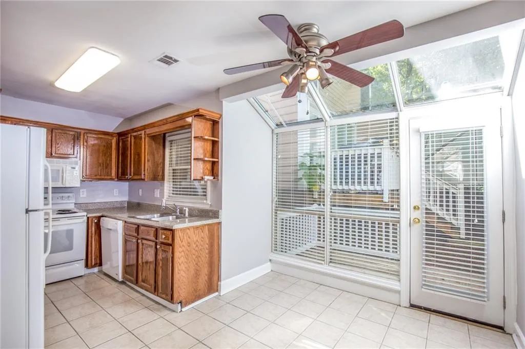 7500 Roswell Road Unit 97, Sandy Springs, Georgia 30350, 2 Bedrooms Bedrooms, ,2 BathroomsBathrooms,Residential,Sold,7500 Roswell Road Unit 97,5917513