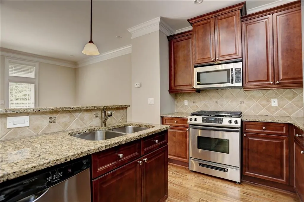 62 High Top Point, Sandy Springs, Georgia 30328, 3 Bedrooms Bedrooms, ,3 BathroomsBathrooms,Residential,Sold,62 High Top Point,5861323