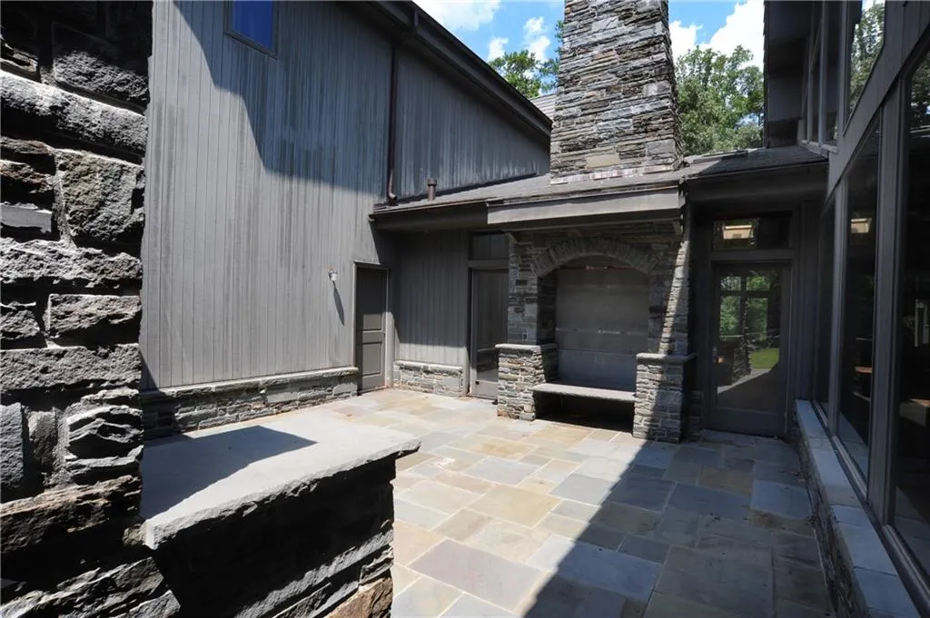 2883 W Roxboro Road Ne, Atlanta, Georgia 30324, 5 Bedrooms Bedrooms, ,8 BathroomsBathrooms,Residential,Sold,2883 W Roxboro Road Ne,5599410