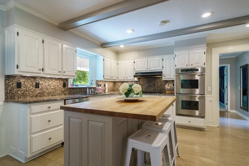 7480 Brigham Drive, Sandy Springs, Georgia 30350, 5 Bedrooms Bedrooms, ,4 BathroomsBathrooms,Residential,Sold,7480 Brigham Drive,6910323