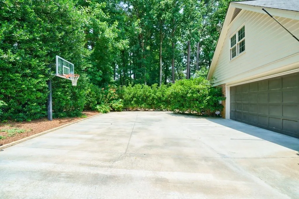7480 Brigham Drive, Sandy Springs, Georgia 30350, 5 Bedrooms Bedrooms, ,4 BathroomsBathrooms,Residential,Sold,7480 Brigham Drive,6910323