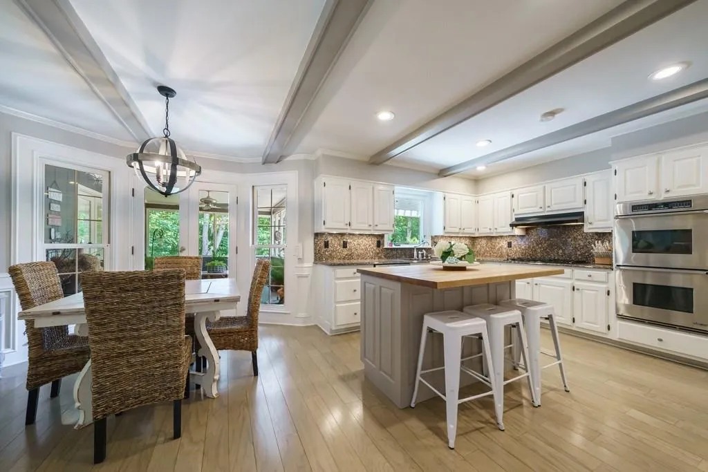 7480 Brigham Drive, Sandy Springs, Georgia 30350, 5 Bedrooms Bedrooms, ,4 BathroomsBathrooms,Residential,Sold,7480 Brigham Drive,6910323